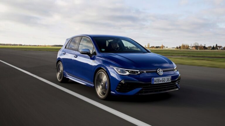 Volkswagen Golf R frontal